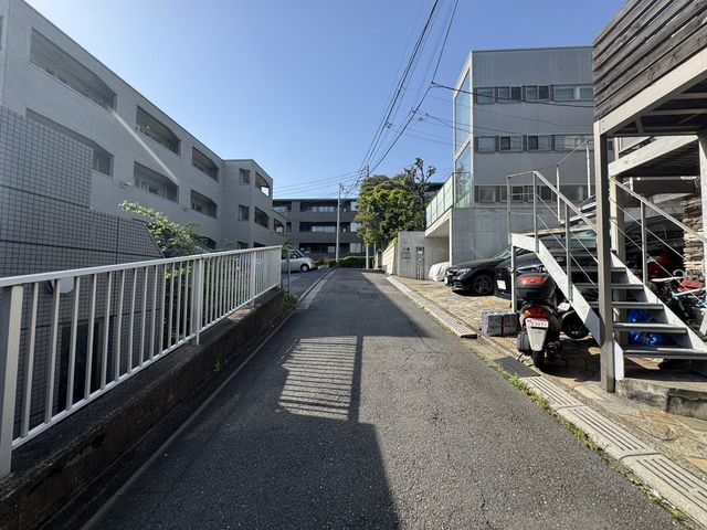 nynʐ^ -