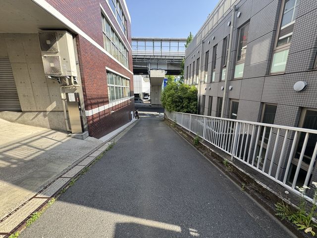 nynʐ^ -