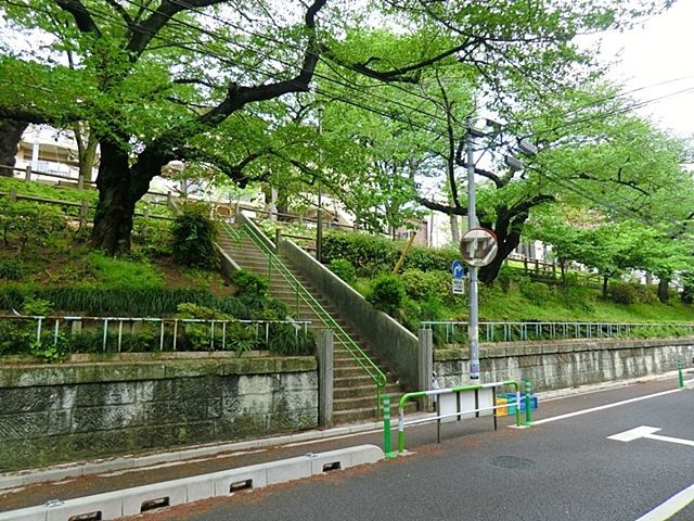 ӊ a k8B 610m