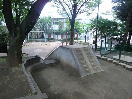 ӊ J k7B 560m