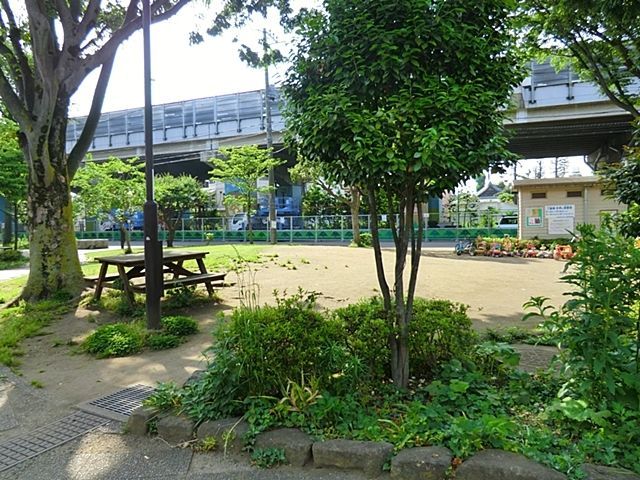 ӊ tR k4B 270m