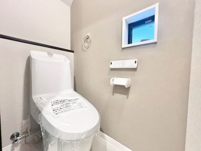 gC gC1K2K̊eKɃgCݒuBtŖ邭ACɍs܂BwxƂgCłB