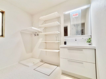 ʑEʏ ʎœꂳꂽ鉻ϐʑB^IȂǂuIݒuĂ܂B