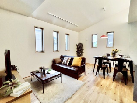 rO rOǂȉƋJ[eł}b`ȁAVvȃt[ÕrOłB