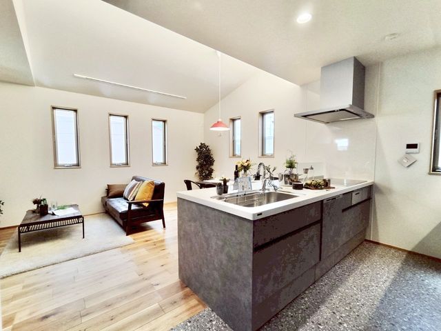 Lb` Lb`㕔ɒ݌˒IȂȂXbLƂLb`łB