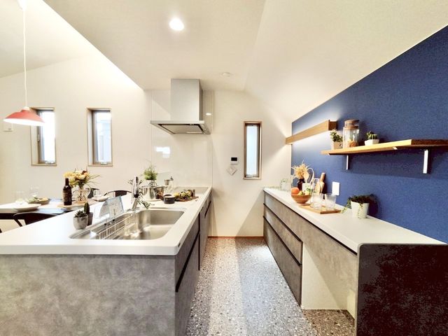 Lb` Lb`ƃXy[XL̂ŁAƎ͂ǂ肻łB