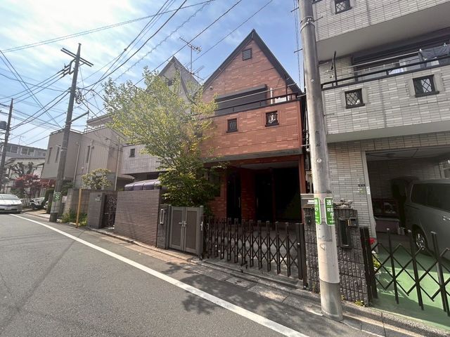 nynʐ^ GgX