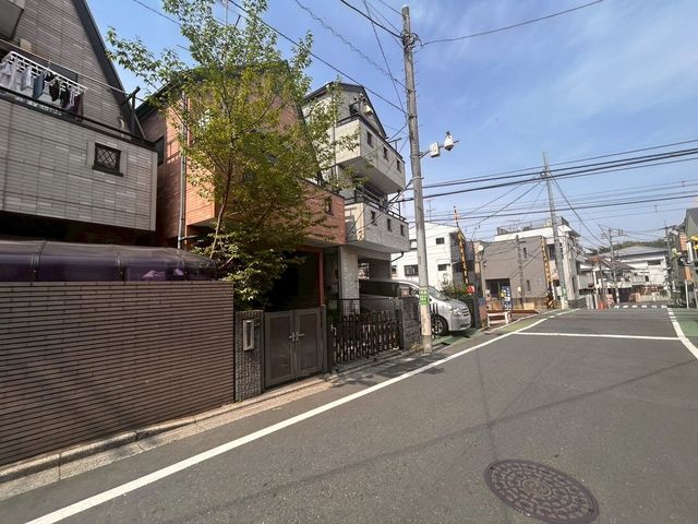 nynʐ^ O