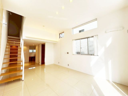 rO rO23̃rOɂ̓_CjOe[u\t@̐ݒu\łB