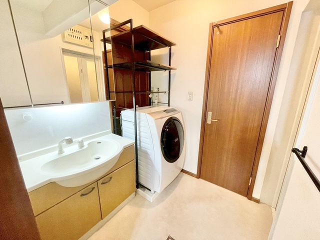 ʑEʏ ʎƂ̐ʃXy[XŒ̐gxxX[YɁIh@ݒuł]T̂