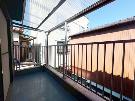 �o���R�j�[ �o���R�j�[���\���ȍL�����m�ۂ����o���R�j�[�ł��B���X���������������܂��B