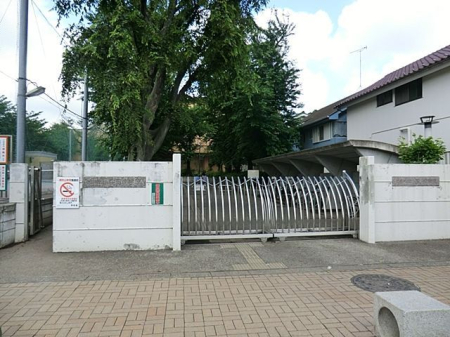 ���ӊ� ���c�J�旧�ʐ쒆�w�Z �k��8���B 570m