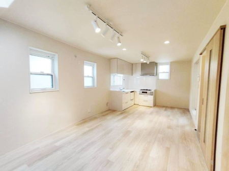 ���r���O -