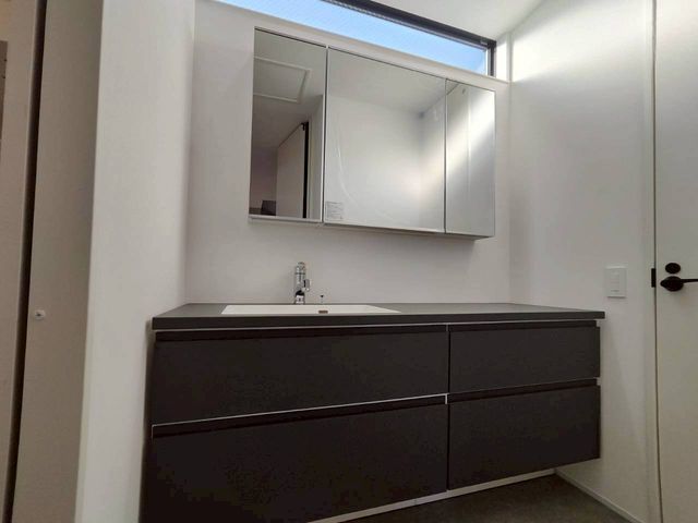 ���ʑ�E���ʏ� -