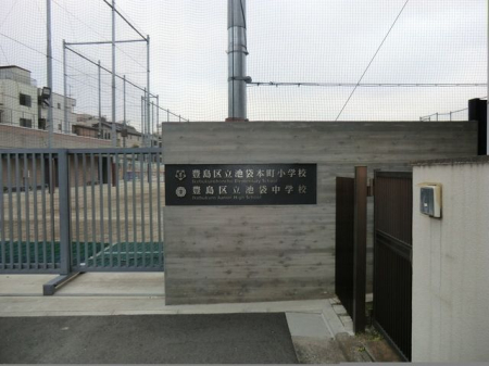 ���ӊ� �L���旧�r�ܖ{�����w�Z �k��5���B 400m