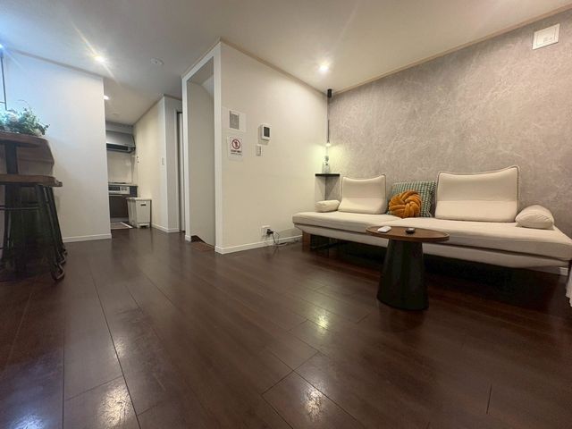 ���̑����� ���r���O