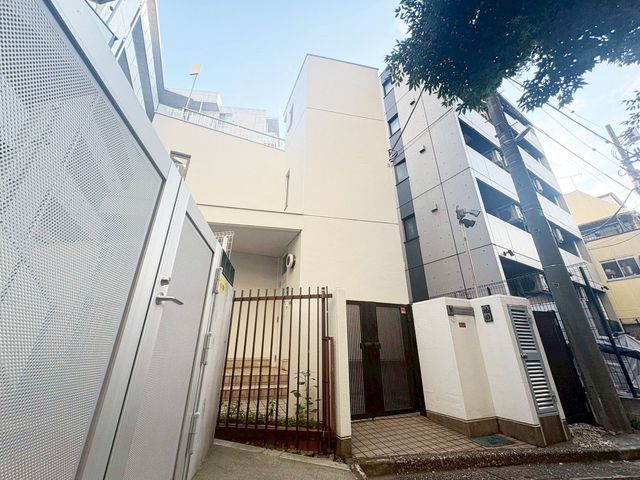 ���n�O�ώʐ^ �ρ��ωΐ��E�h�����E�ϐk���E�ϐ��������D�ꂽ�S�؃R���N���[�g���ł��B