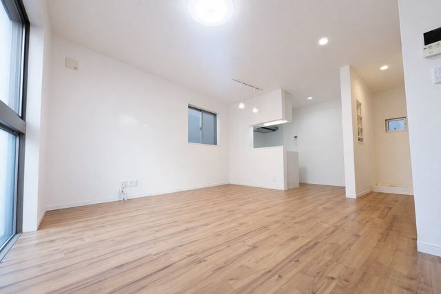 ���r���O ���r���O