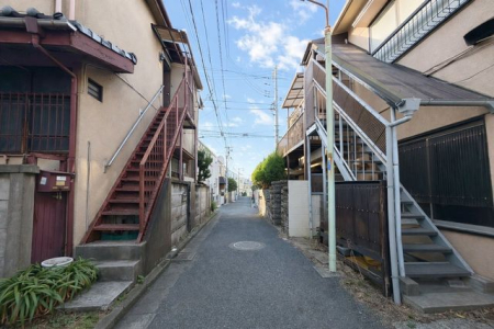 ���n�y�n�ʐ^ ���Ӂ����~���w�O�ɂ͕����̏��X�X������A�o���G�e�B�L���ȓX�܂������A���͂���X�ł��B