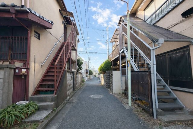 ���n�y�n�ʐ^ ���Ӂ����~���w�O�ɂ͕����̏��X�X������A�o���G�e�B�L���ȓX�܂������A���͂���X�ł��B