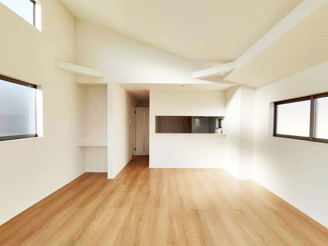 ���r���O -