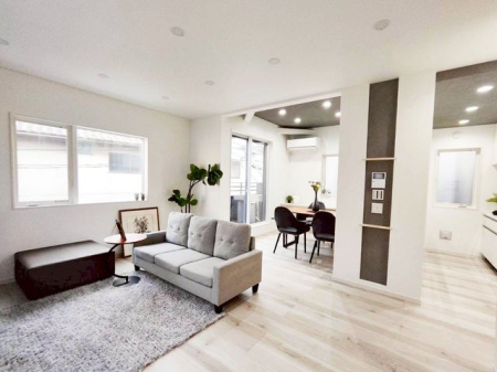 ���r���O -