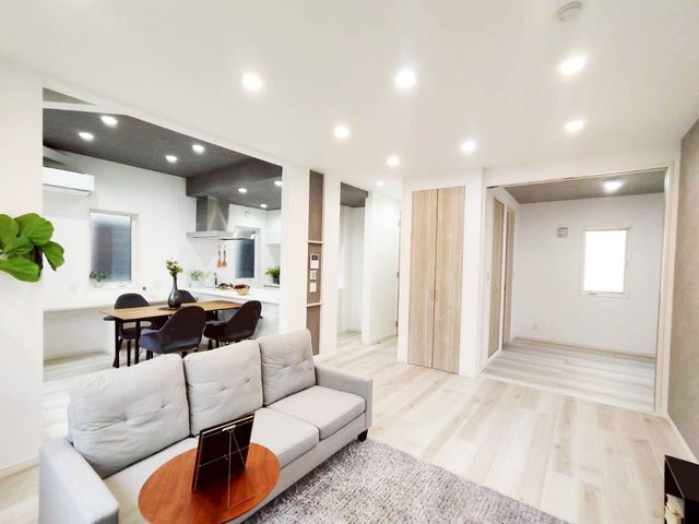 ���r���O -