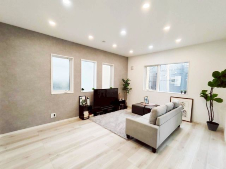 ���r���O -