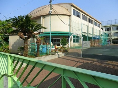 ���ӊ� �F�肱�ǂ����V�h�旧���؎q�ǂ����c������ �k��4���B 260m