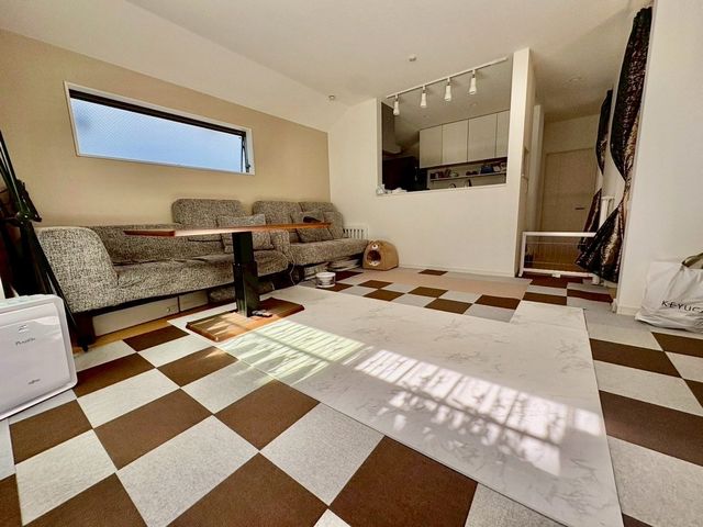 ���r���O -