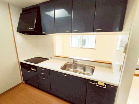 �L�b�`�� �L�b�`�����Ζʎ��L�b�`���͂��Ƒ��Ƃ̉�b���y���݂Ȃ��痿�����ł��A���Ƒ��������߂��Ɋ������܂��B