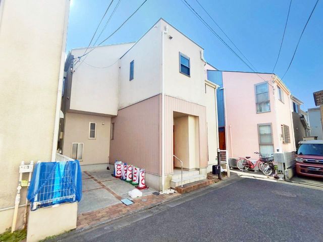 ���n�O�ώʐ^ ���n��2002�N10���z��2�K����4LDK�B2�K�ɐ���肪�W�񂵁A�Ǝ������ǍD�ł��B