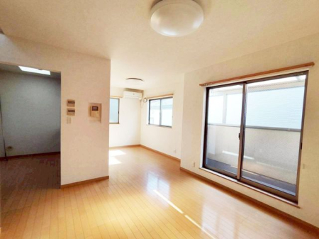 ���r���O ���r���O���傫�ȑ�����������A���ʂ����ǂ��A�S�n�̗ǂ����r���O�ł��B