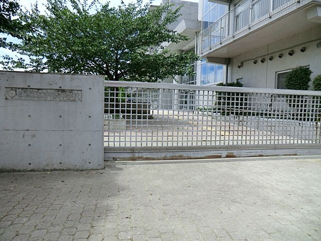 ���ӊ� �����旧�䉬���w�Z �k��2���B 100m