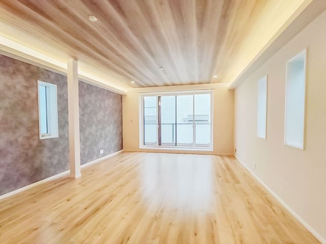 ���r���O ���r���O