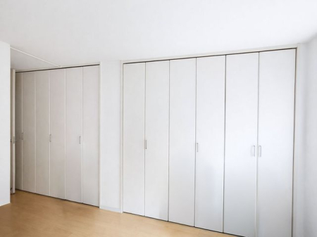 ���[ ���[�����[��2��������A���i����X�[�c�A�����Ȃǂ�����������[�ł��܂��B