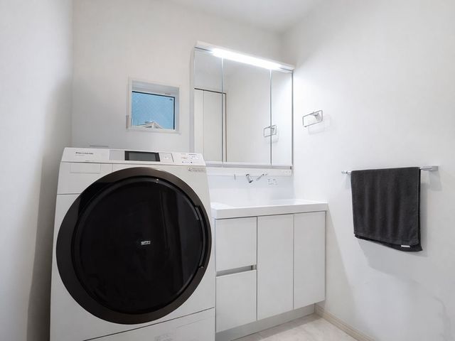 ���ʑ�E���ʏ� ���ʎ����h����������@��z�u���Ă��]�T������A�[���ȍL�����m�ۂ��Ă��܂��B