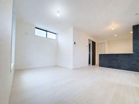 ���r���O ���r���O