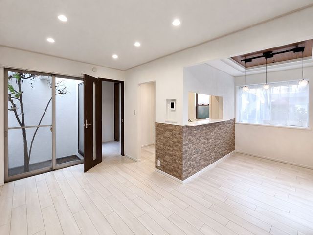 ���r���O ���r���O