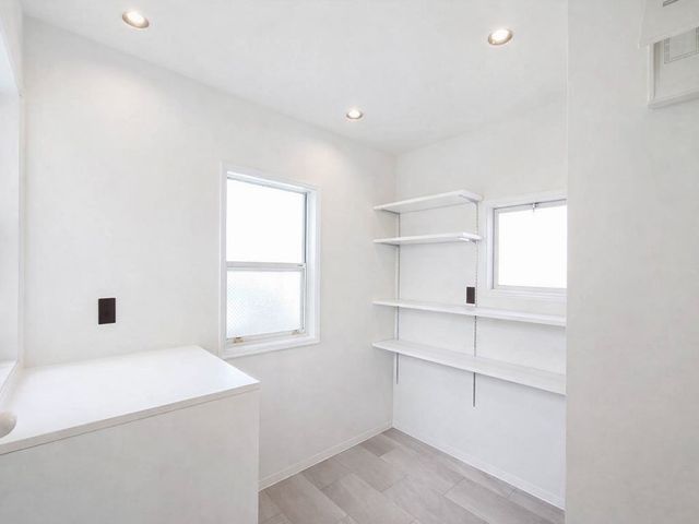 ���̑����� ���r���O