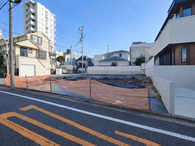 ���n�y�n�ʐ^ �����ӊ��Ƃ��킹�āA���n�̖��邳�����Ђ������������B