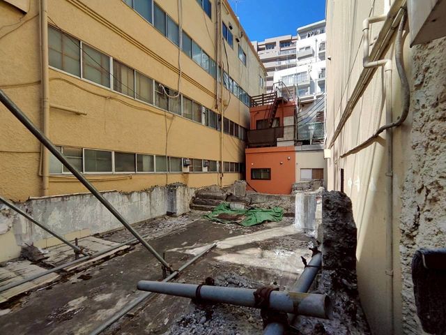 ���n�y�n�ʐ^ ���n���w�ߏ��ƒn����ӂɂ͈��H�X����������܂��B