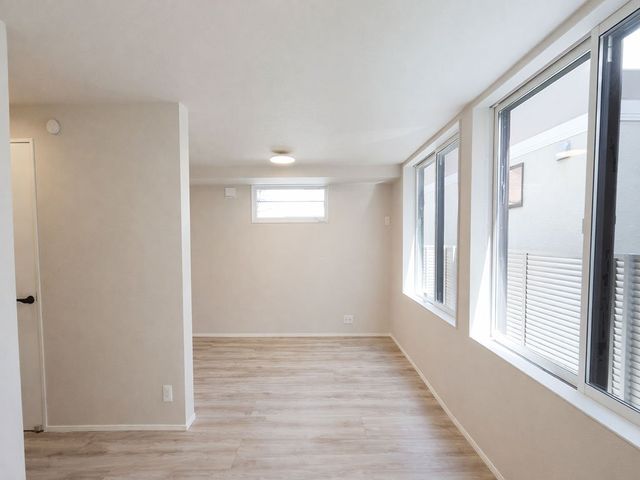 ���̑����� ���r���O