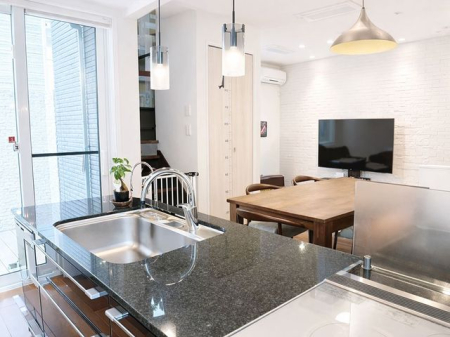 ���r���O ���r���O���Ƒ��̉�b���e��LDK