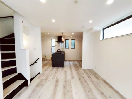 ���r���O ���r���O�����r���O��ʂ�A�e�����ɒʂ���u���r���O�K�i�v���̗p�B���Ƒ��̃R�~���j�P�[�V�����̃c�[���ƂȂ�܂��B