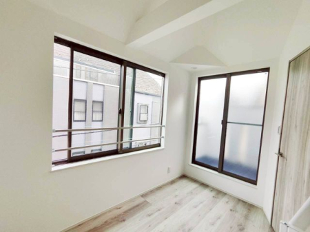 ���̑����� �m����2�ʍ̌��ł������̋��X�܂Ŗ��邢��ۂ̋����ł��B