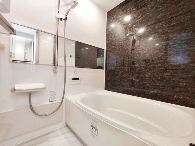 ���� �������������Ƃ����o�X�^�u�ł͓��X�̔�������A�����b�N�X�������Ԃ����߂������������܂��B