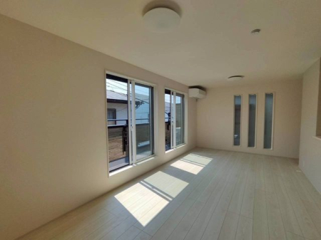 ���r���O -