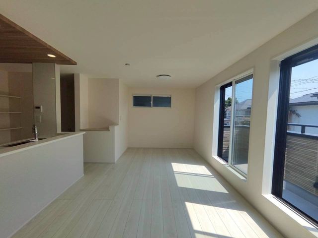 ���r���O -