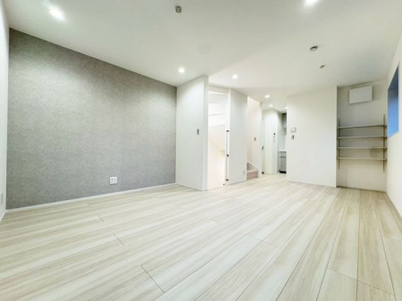 ���r���O -